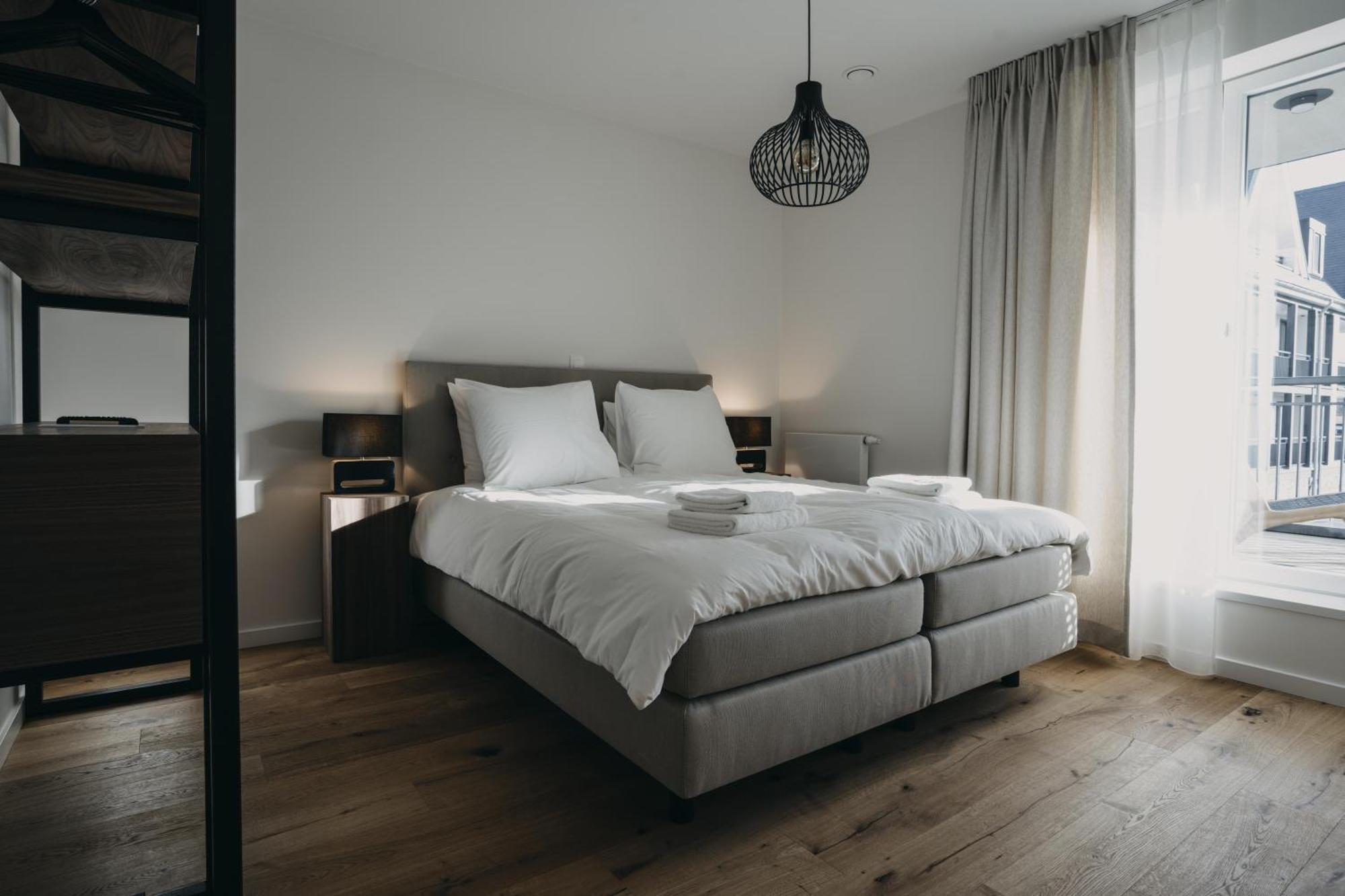Huswell - The Tide - Stylish Seaview For 4 - Prime Location & Private Parking Appartement *