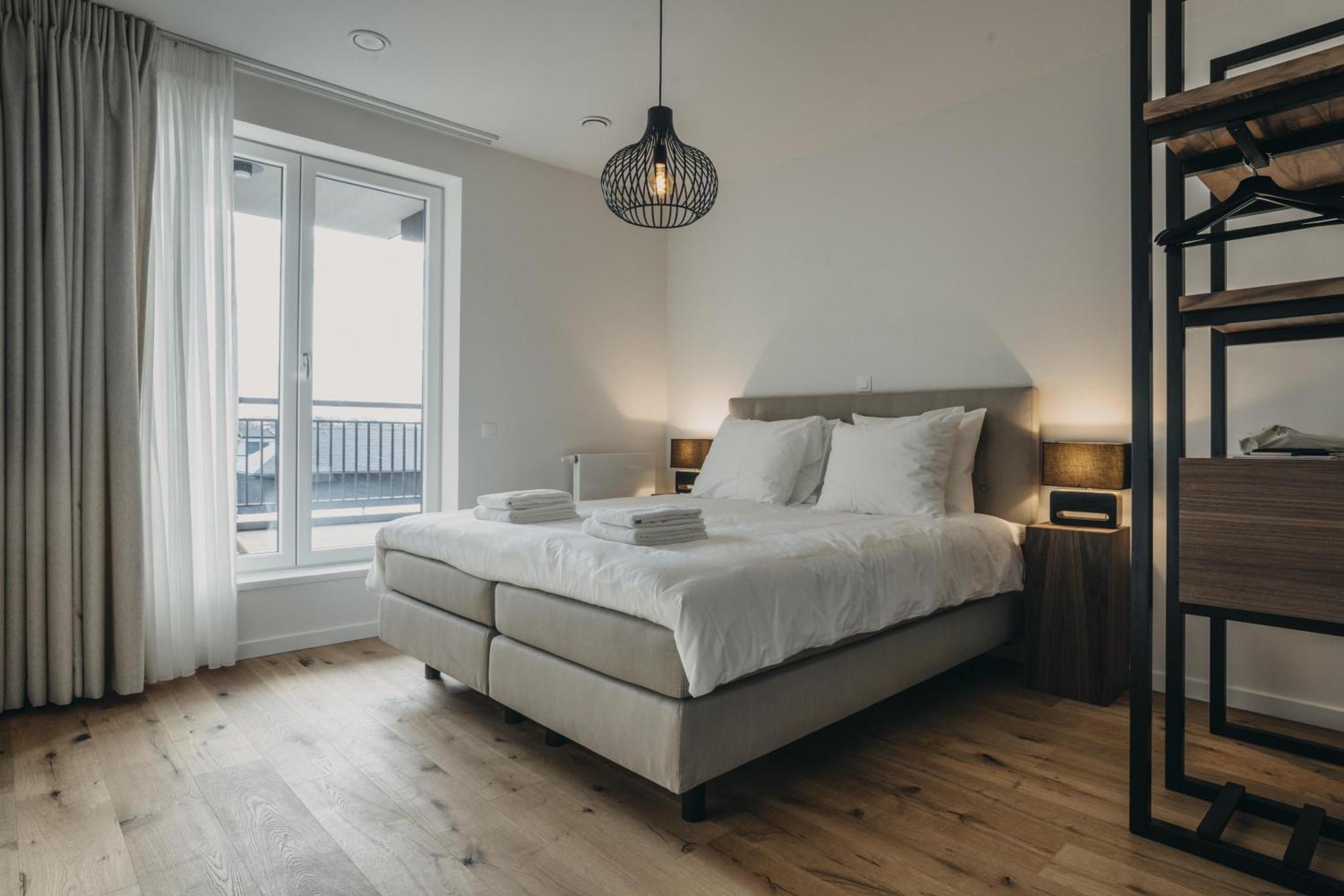 Huswell - The Tide - Stylish Seaview For 4 - Prime Location & Private Parking