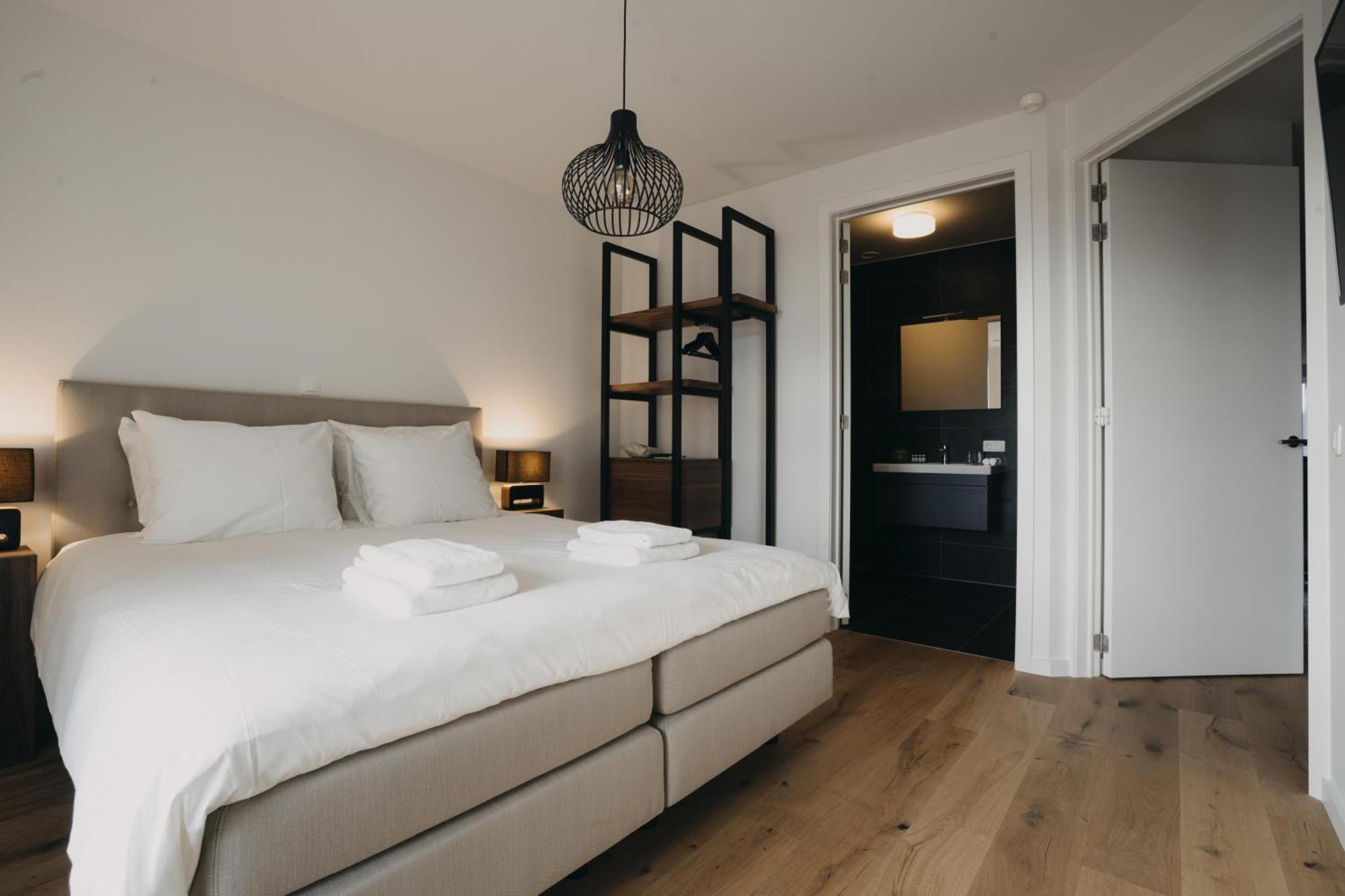 Huswell - The Tide - Stylish Seaview For 4 - Prime Location & Private Parking Appartement *